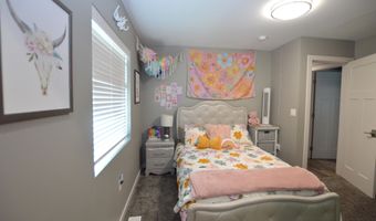 2413 S Lawson St, Aberdeen, SD 57401