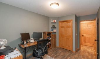 38177 Twin Oaks Dr, Avon, MN 56310