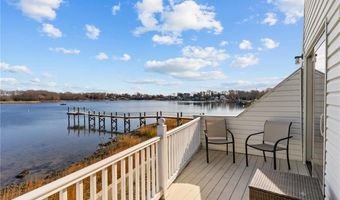 99 Smith St, Bristol, RI 02809