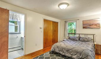 9 Roberta Dr, Barrington, RI 02806