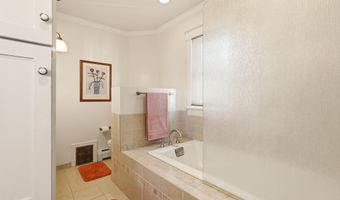 412 11th St NW, Albuquerque, NM 87102