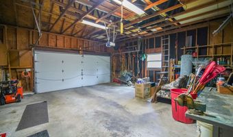 5306 Arapahoe Ln, Madison, WI 53704