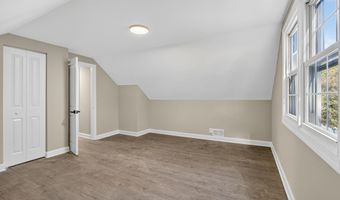 305 W 4TH Ave, Barrington, NJ 08007