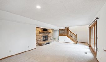 1546 McClung Dr, Arden Hills, MN 55112