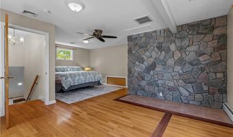 30 First School St, Bristol, RI 02809
