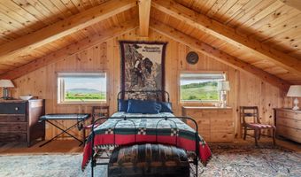 15 S RAINBOW Dr, Cora, WY 82925