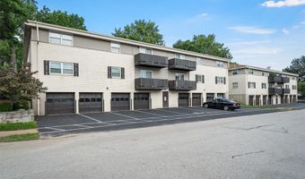 148 Cumberland Park Ct E, Ballwin, MO 63011