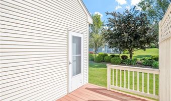 96 Nipmuc Trl B, North Providence, RI 02904