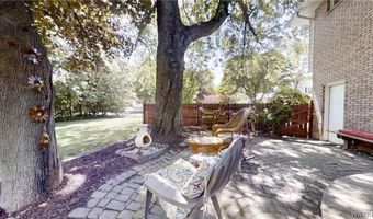 293 Burroughs Dr, Amherst, NY 14226