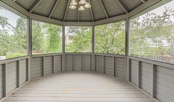 2324 Tracy Ln, Algonquin, IL 60102