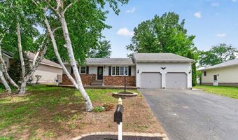 12 Winifred Dr, Albany, NY 12205