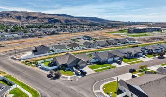 1027 Pinewood Ave, Chubbuck, ID 83202