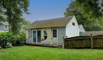 24 Hunter Ave, Newport, RI 02840
