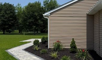 104 LAKE FRONT Dr, Dover, DE 19904