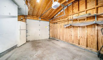 1020 Traver Ct, Ann Arbor, MI 48105