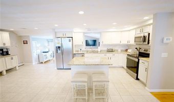 14 Willow Dr, Cranston, RI 02920