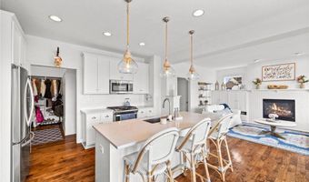 11689 E Laketowne Dr, Albertville, MN 55301