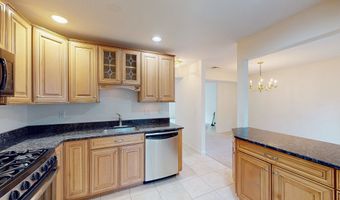 68 Virginia Ave 14, Danbury, CT 06810