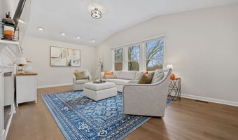 7 Silversmith Dr, Danbury, CT 06811