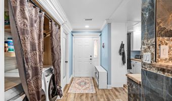 102 Battery Ln 102, Beaufort, SC 29902