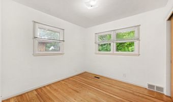 1597 Greenview Dr, Ann Arbor, MI 48103