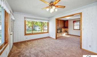 1614 Gateway Dr, Albert Lea, MN 56007