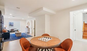 941 N MCKINLEY Rd, Arlington, VA 22205