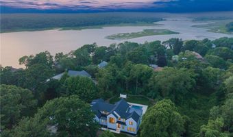 19 Castle Rd, Narragansett, RI 02882