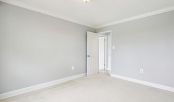5909 QUANTRELL Ave 203, Alexandria, VA 22312