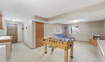 5856 139th St W, Apple Valley, MN 55124