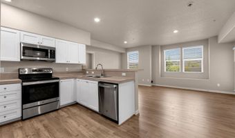 17126 SW Snowdale St 303, Beaverton, OR 97007