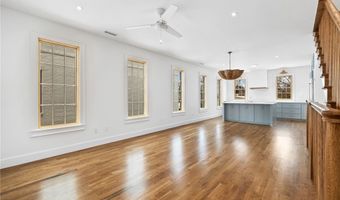 349 SE 4th St, Bentonville, AR 72712