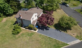 540 Sherman Ave, Belford, NJ 07718