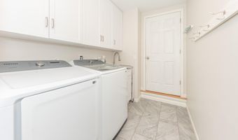 2728 Kimberley Rd, Ann Arbor, MI 48104