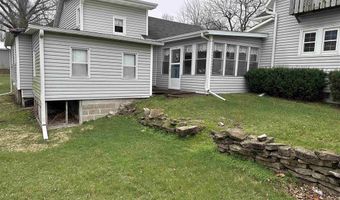 631 Woodlawn Ave, Chariton, IA 50049