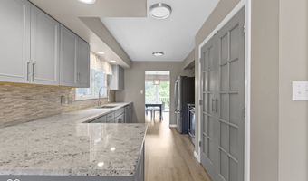 5125 Vantage Point Rd, Avon, IN 46123