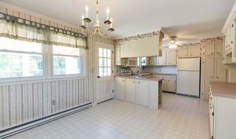 377 High St, Candia, NH 03034