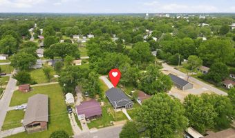 915 S Hudson Ave, Aurora, MO 65605