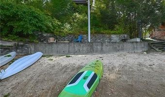 325 Lake Dr, Glocester, RI 02814