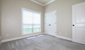 4006 Edgewater Dr, Benton, AR 72109