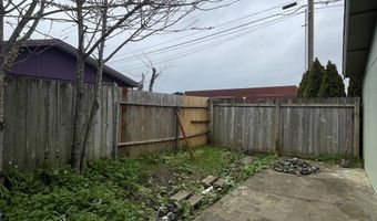 95 12TH St, Bandon, OR 97411