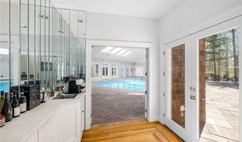 35 River Run, East Greenwich, RI 02818