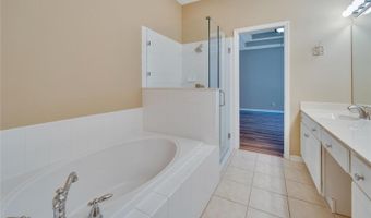 5508 GOLDEN ISLES Dr, Apollo Beach, FL 33572