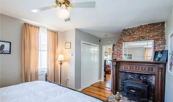 35 Pelham St D, Newport, RI 02840