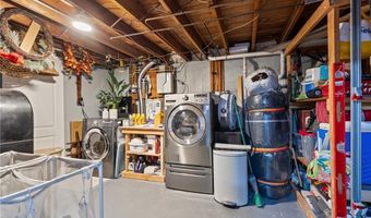 33 Fairhaven Rd, Cumberland, RI 02864