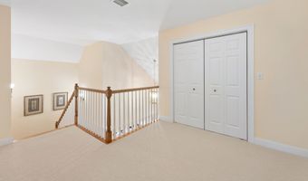 13 Stonegate Cir, Cheshire, CT 06410