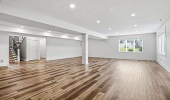 4025 Lochview Ct, Bargersville, IN 46106