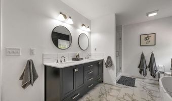 537 Pingree Hill Rd, Auburn, NH 03032