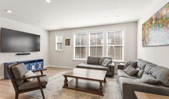 2841 HOKIE Ln, Alexandria, VA 22306