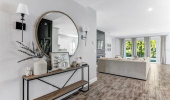 5905 SILVER SUN Dr, Apollo Beach, FL 33572